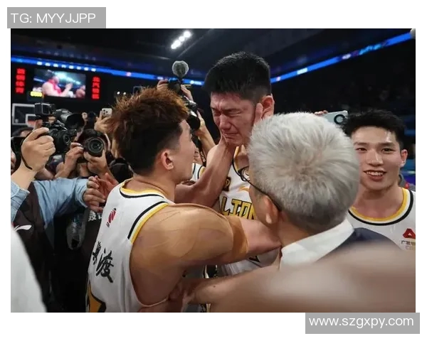 胡金秋：从青涩少年到篮球巨星的成长之路与奋斗历程